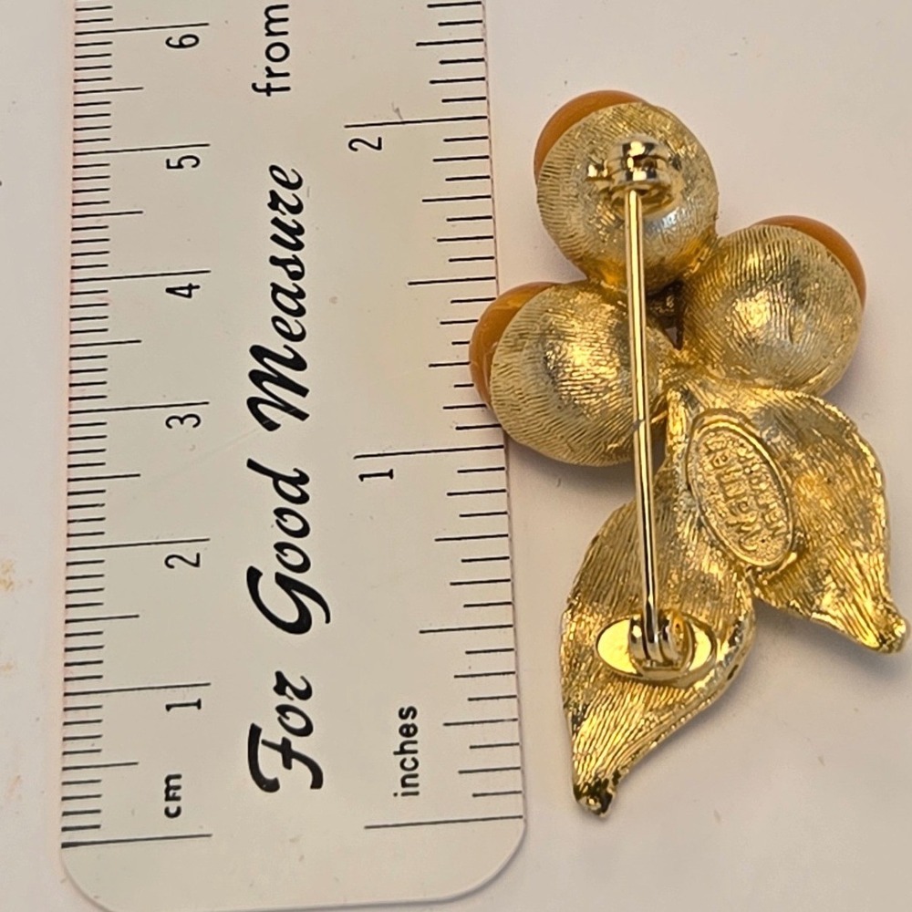 Brooch Gold Amber Excellent Vintage Acorn Berry Leaf Rhinestone